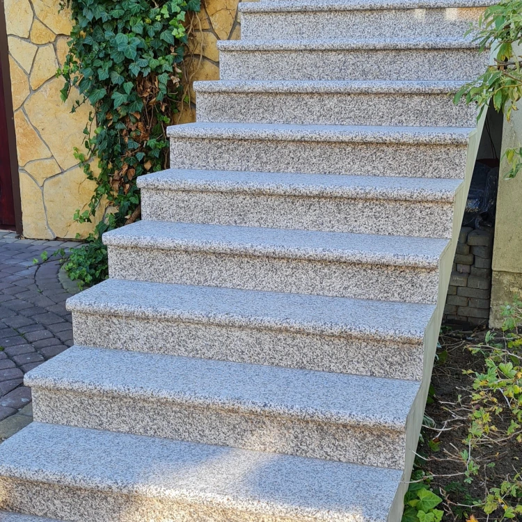 8994